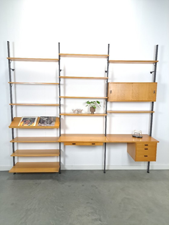Image 1 of Sistema di pareti modulari con scrivania di design svedese Olof Pira