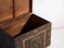 Malle ancienne peinte en bois de pin – Chine, circa 1900 – Armoires de rangement, Iron (photo 30 of 40)