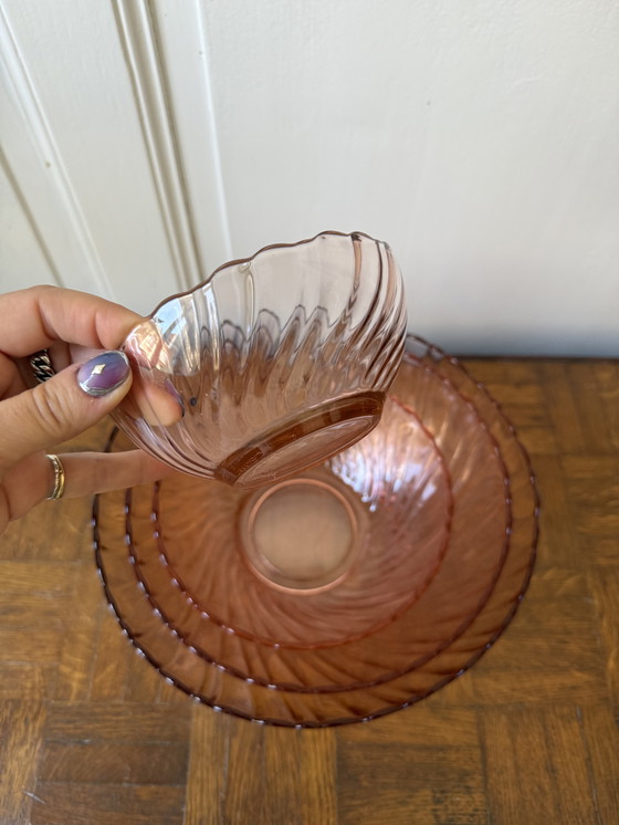 Image 1 of Set de 4 Ensaladeras de Cristal Rosa