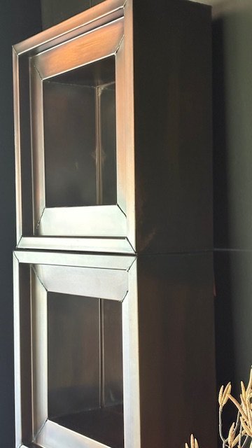 1 Spiegel Met Bijzondere Bronzen Kubus Lijst