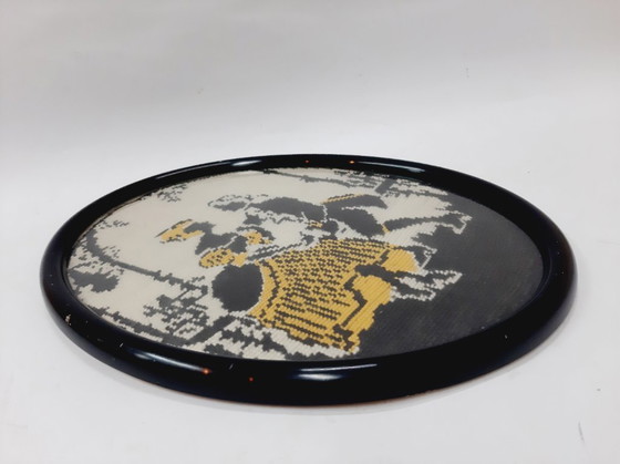 Image 1 of Coppia di ballerini ricamati con punto croce incorniciato d'epoca