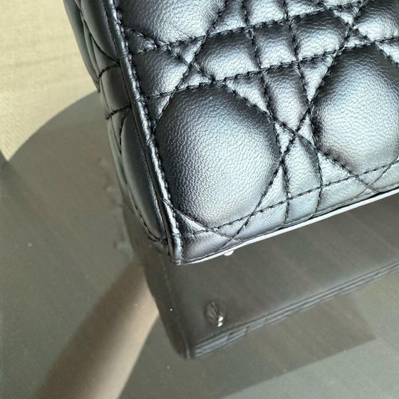 Image 1 of DIOR LADY SMALL FLAP - PELLE DI AGNELLO CANNAGE NERA CON DETTAGLI ARGENTO