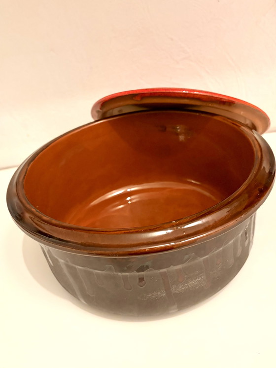 Image 1 of Vintage geglazuurde keramische ovenschaal – bruine en rode tinten