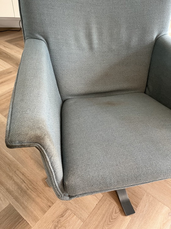 2 Design in Stock Djenne Swivel Armchairs (Cleaning Needed) – Design on Stock, Swivel chairs, polished steel (photo 6 of 6)