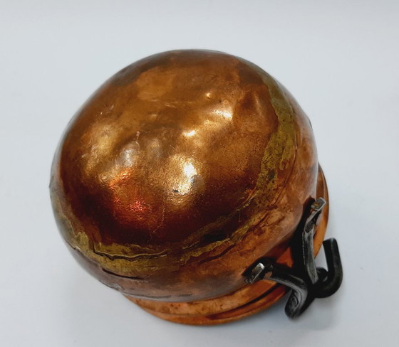 Image 1 of Calderone (pentola) in rame martellato d'epoca con manico in ferro forgiato