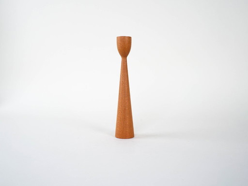 Candelabro de teca, diseño danés, década de 1970, fabricado en Dinamarca.