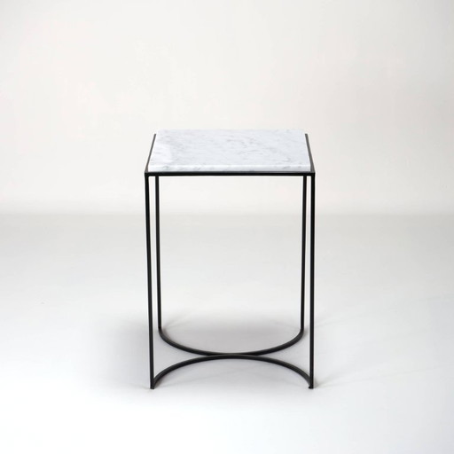 NaiveE carrara marble side table