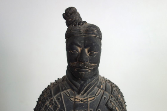 Image 1 of Paire de guerriers chinois en terre cuite, H52 et H 40cm