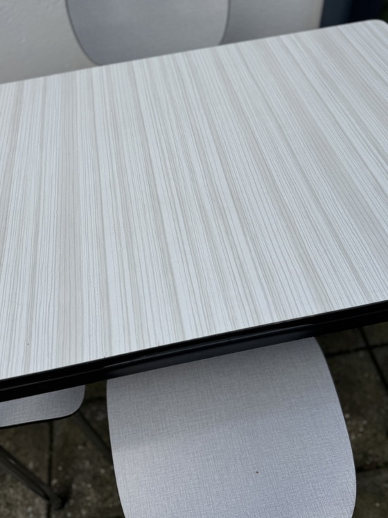 Vintage Laminate Dining Table and Chairs – lamine (photo 4 of 15)