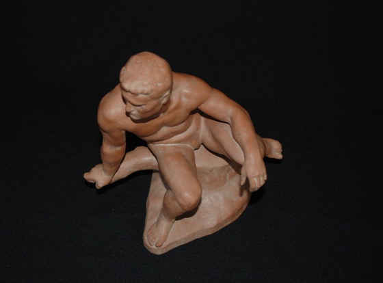 Image 1 of Nackter Mann sitzt auf einem Felsbrocken. Künstler: Jenö Grantner (1907–1983)