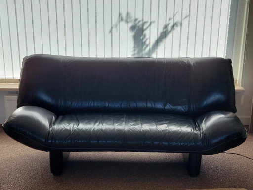 Leolux Tango, black leather 2 and 3 seater sofa