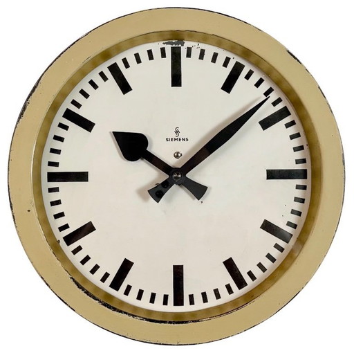 Beige Industriewanduhr von Siemens, 1950er Jahre