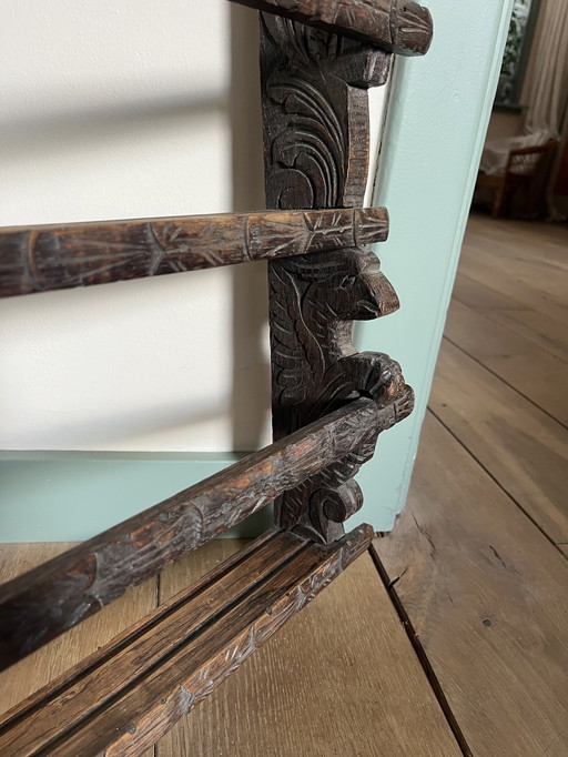 Een complete set van vier originele vintage spots uit de jaren 1980. Deze stijlvolle lampen van Happy Light zijn echte blikvange