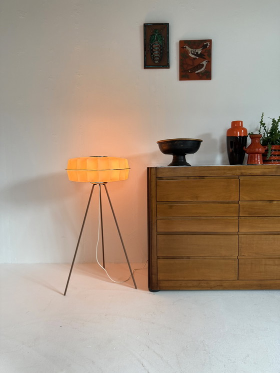 Image 1 of Lampadaire trépied vintage « OVNI », Allemagne années 70
