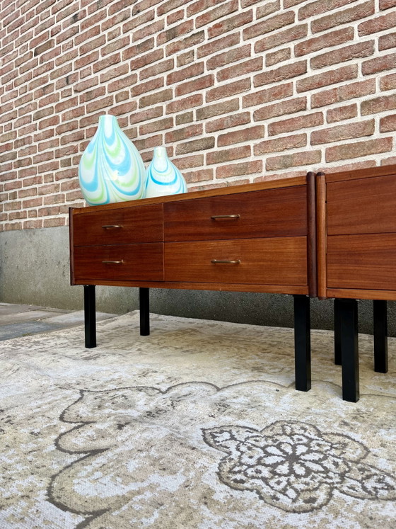 Image 1 of Vintage teakhouten lowboard tv-meubel