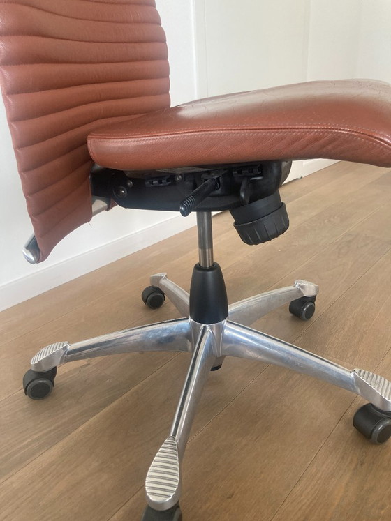 Sillas de oficina Executive Flokk-HAG H09 Modelo 9330 – Leather (photo 4 of 5)