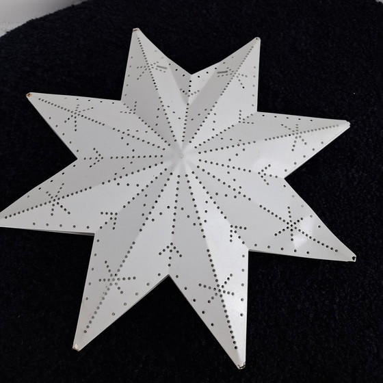 Image 1 of 3 étoiles de Noël vintage en métal perforé blanc des années 70