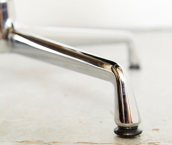 Image 1 of Charles & Ray Eames Chair EA 208 Chair per Vitra