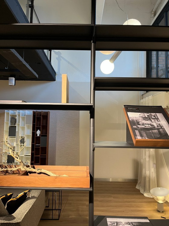 Image 1 of Disposición del gabinete String Pira