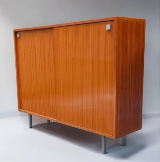 Image 1 of Vintage dressoir in Zingana 1960'S