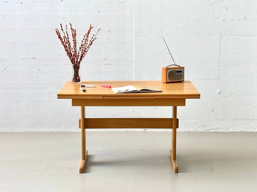 Scandinavian-style oak dining table with extendable ends, 1970s