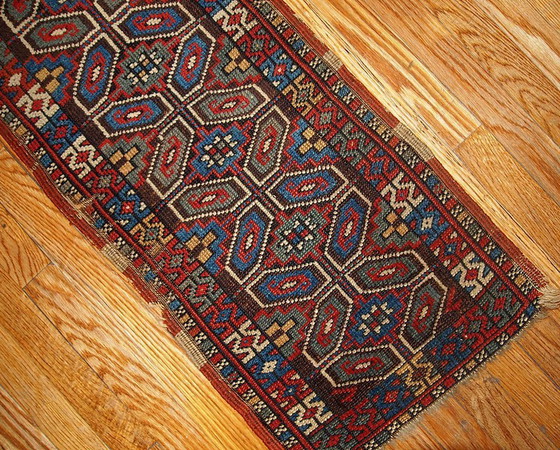 Image 1 of Alfombra turca Yastik antigua, hecha a mano y de colección, de 45 cm x 91 cm (1,5' x 3'), década de 1880 - 1B349