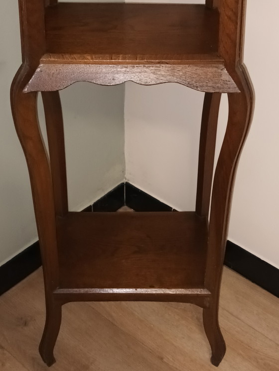 Image 1 of Antiker Pflanzentisch aus Holz