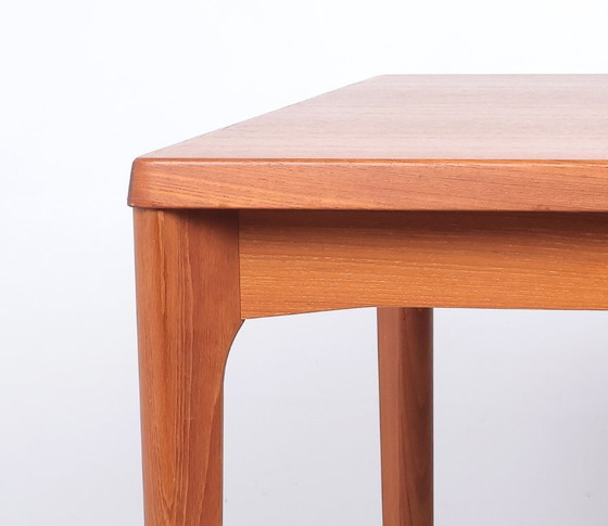 Image 1 of Deens design Henning Kjaernulf eettafel, 1960s