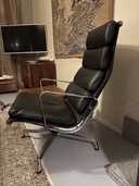 Poltroncina Vitra ea 222 Eames