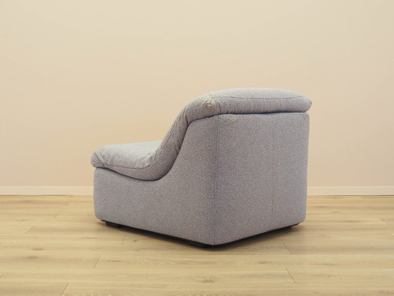 Poltrona lounge italiana in stile Space Age degli anni '70: un design organico in tessuto grigio. – Poltrone (photo 5 of 12)