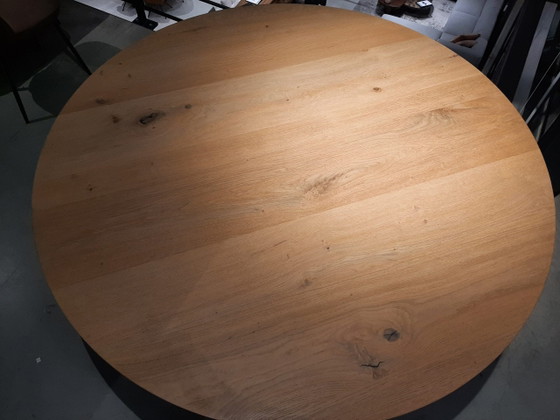 Vik dining table - Ø150cm - natural – XOOON (photo 5 of 6)
