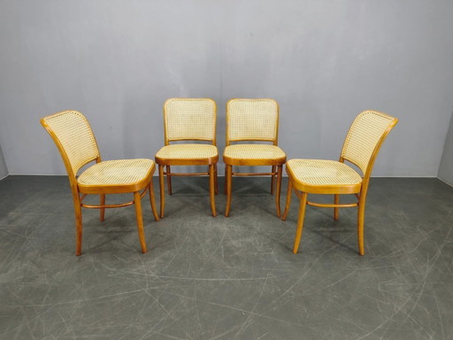 Set van 4 TON Bentwood stoelen nr. 811 naar Hoffmann, jaren 1990