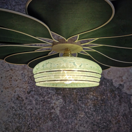 Image 1 of Lampada a sospensione a forma di fiore in rattan e lino color verde abete – Artisan Lighting