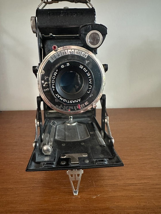 Image 1 of Vintage Lumière folding camera – French design icon from the 1930s–1950s