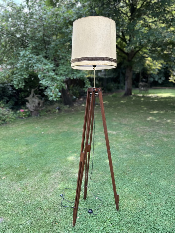 Image 1 of Flamant tripod floor lamp - warm elegance in wood and copper