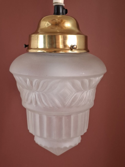 Hängelampe im Art-Deco-Stil