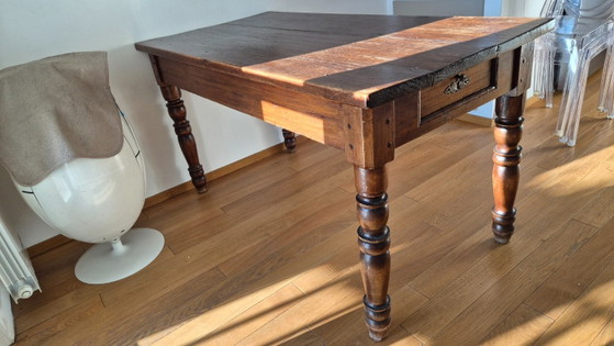 Antieke, rustieke tafel van massief hout met 2 lades – 19e eeuw – Eettafels, Wood (photo 2 of 5)