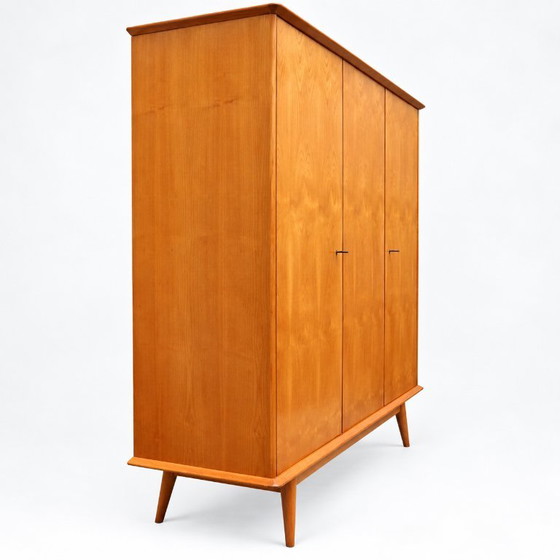 Vintage 3-deurs kledingkast – houten garderobekast met spiegel – Kledingkasten, Wood (photo 7 of 9)