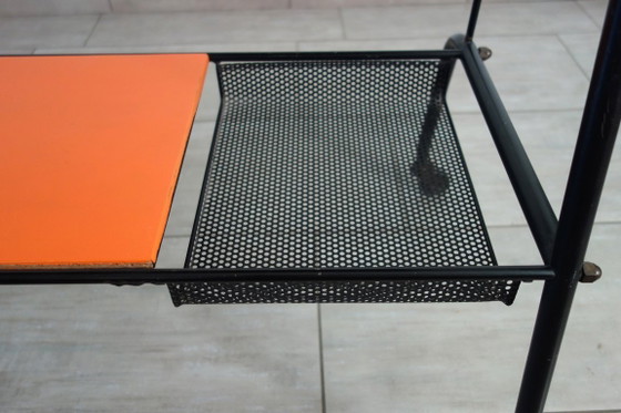 Image 1 of Vintage oranje geperforeerde metalen serveerwagen uit de jaren 50.