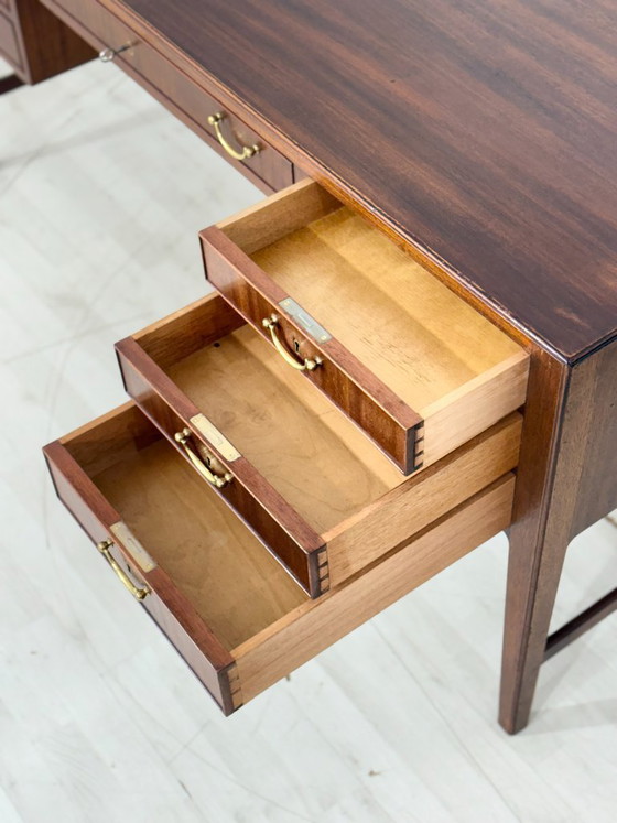 Image 1 of Bellissima scrivania indipendente / scrivania da ufficio in mogano / scrivania da lavoro / scrivania vintage