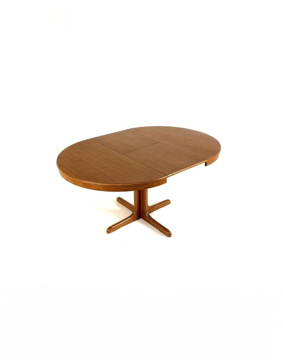 Image 1 of Vintage extendable dining table '60