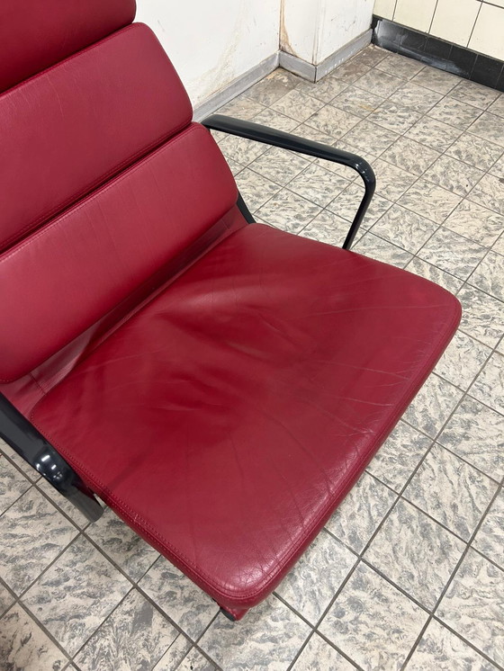 Image 1 of Vitra | Eames | Ea222 | Rood