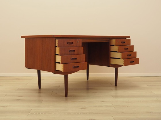 Image 1 of Escritorio de teca, diseño danés, década de 1970, fabricado en Dinamarca.