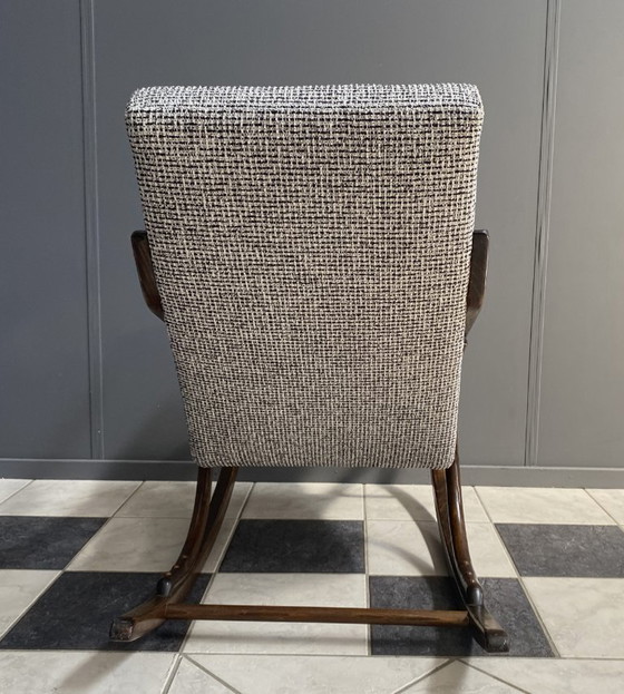 Image 1 of Sedia a dondolo rivestita di TON / thonet, anni '60