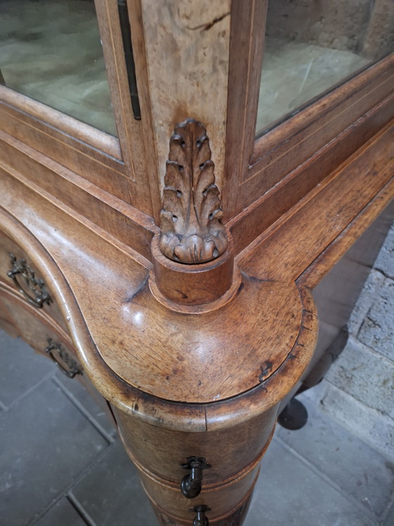 Image 1 of Vetrina in noce del XIX secolo