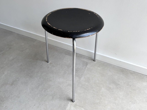 1x Mid-Century-Hocker „Dot“ von Arne Jacobsen für Fritz Hansen, hergestellt in Dänemark (1968) – krukjes, Metal, Wood