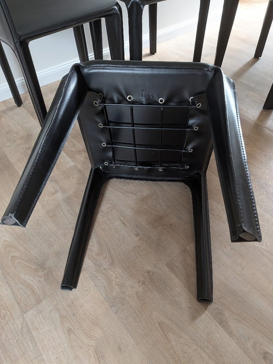 4 vintage Arper Italiaanse eetkamerstoelen uit de jaren 80/90, bekleed met zwart hard leer (in de stijl van (photo 7 of 22)