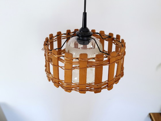 Image 1 of Vintage rieten hanglamp, houten rustieke hanglamp, retro keuken jaren 80, boerderij armatuur