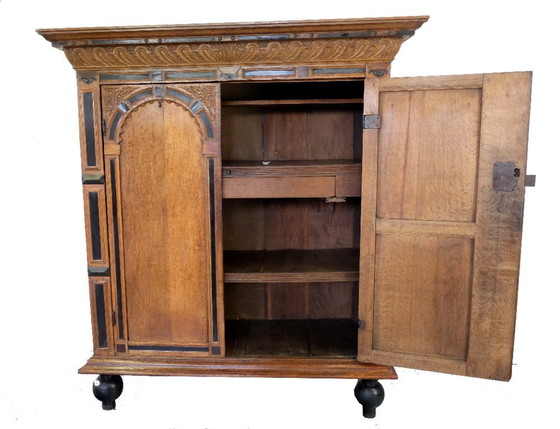 Image 1 of Hollandse 17de eeuwse Toogkast eikenhout