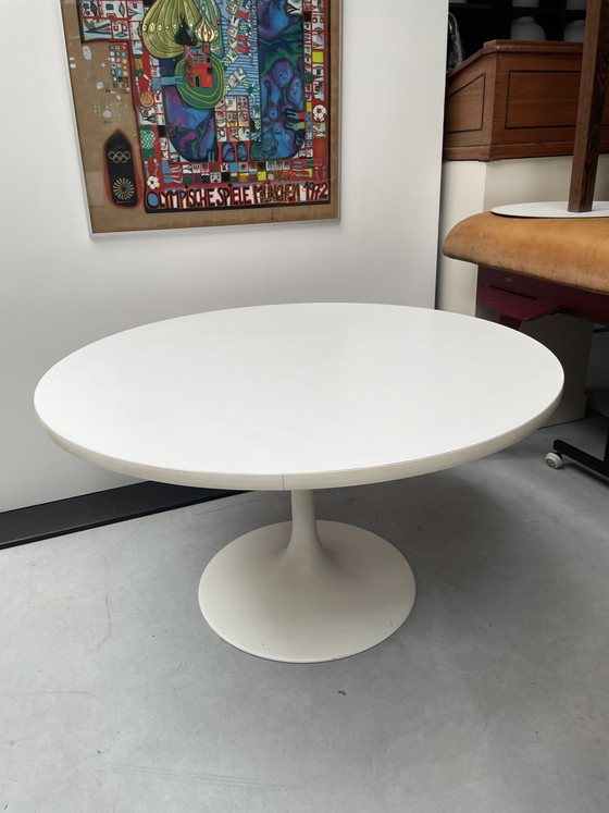 Image 1 of Tavolo da salotto vintage con tulpvoet, Johansen Design Zweden